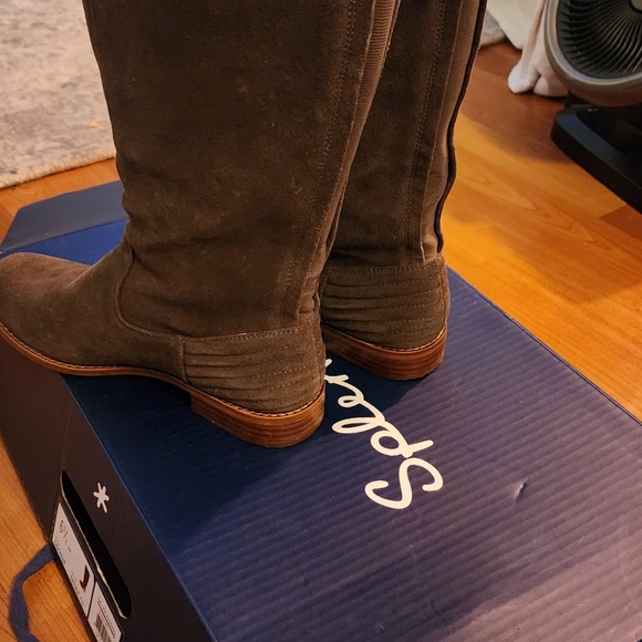 Splendid footwear, style: Oakville, color: Smoke CS . Cowhide suede size 6.5 - Picture 7 of 11